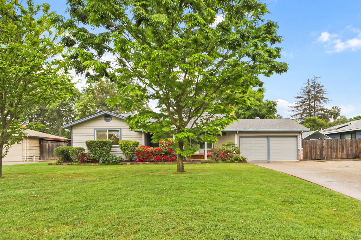 4720 Robertson Avenue