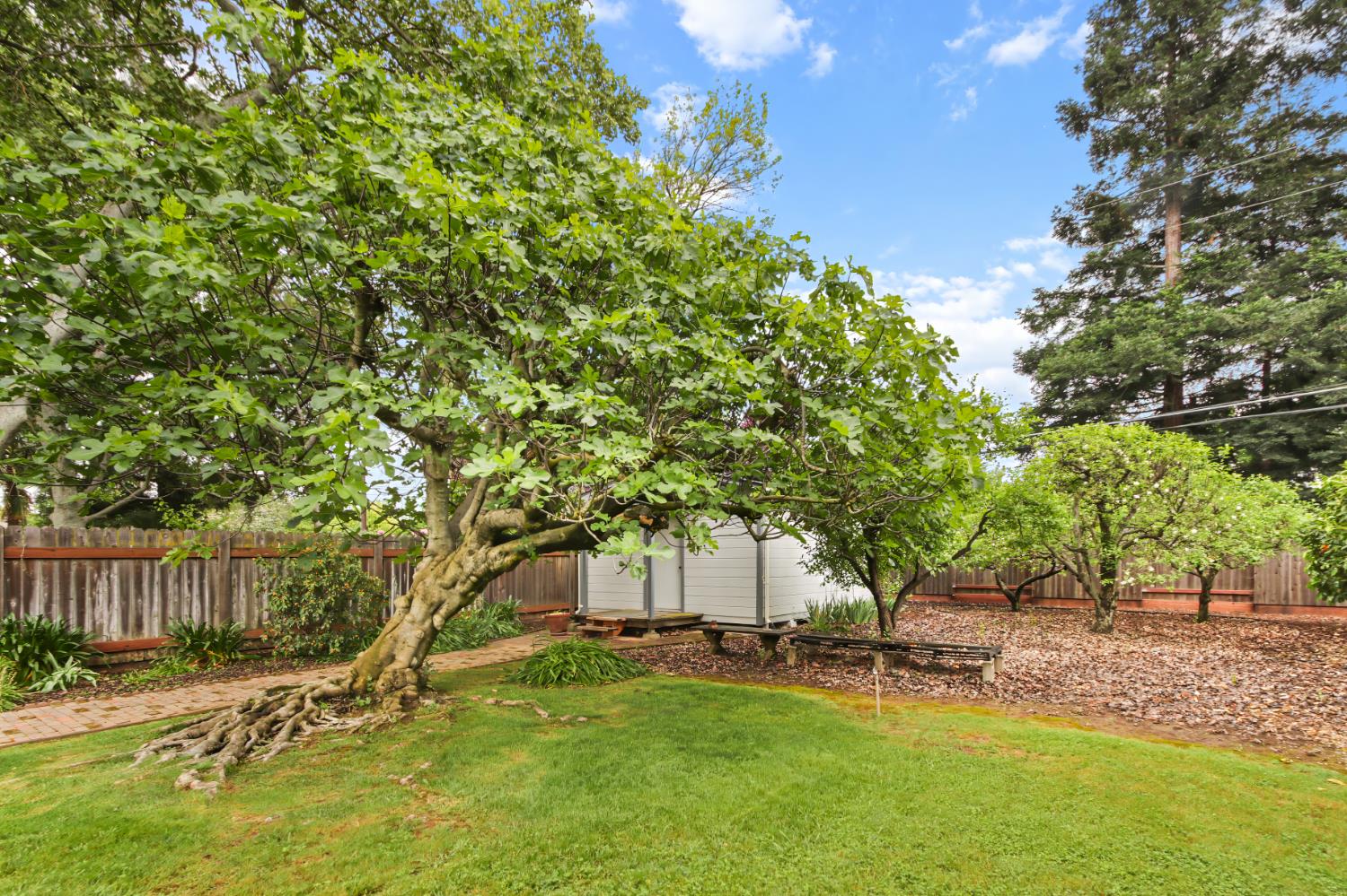 4720 Robertson Avenue