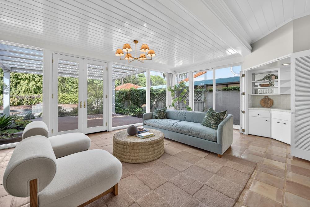 119 South Avena Avenue