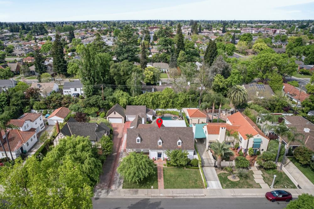 119 South Avena Avenue