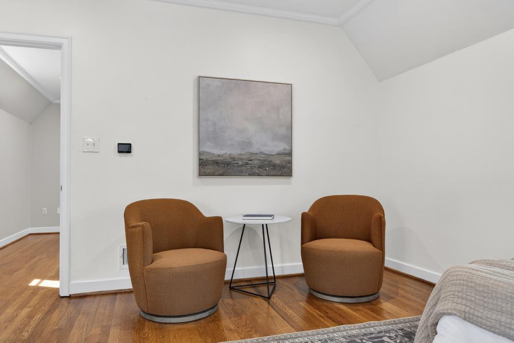 119 South Avena Avenue