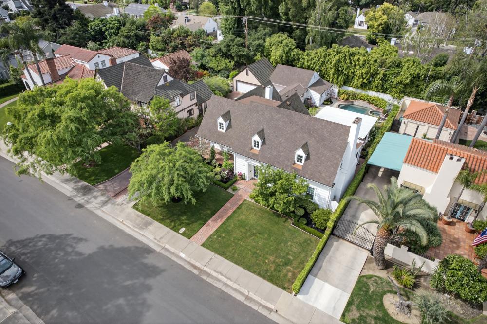 119 South Avena Avenue