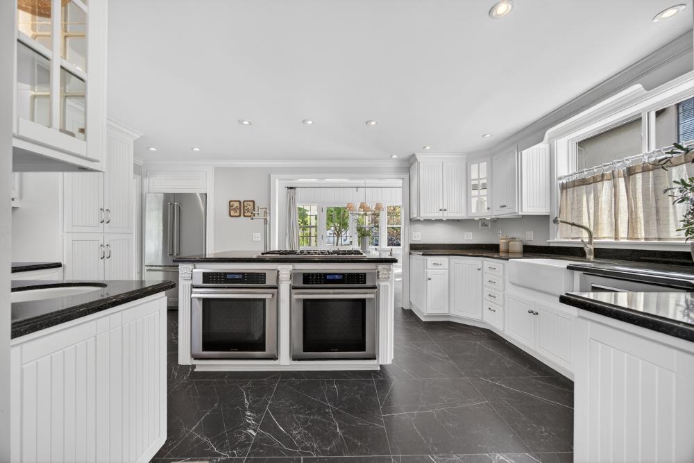 119 South Avena Avenue