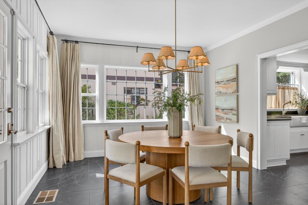 119 South Avena Avenue