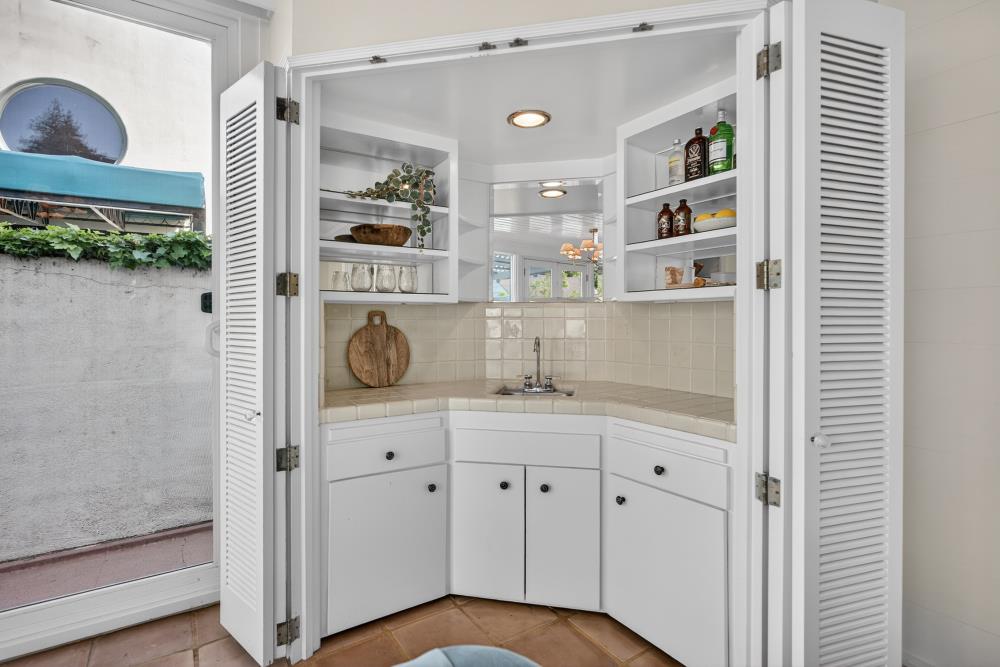 119 South Avena Avenue