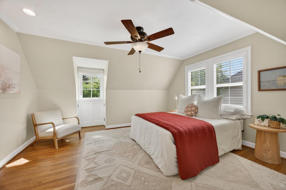 119 South Avena Avenue