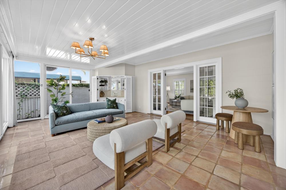 119 South Avena Avenue