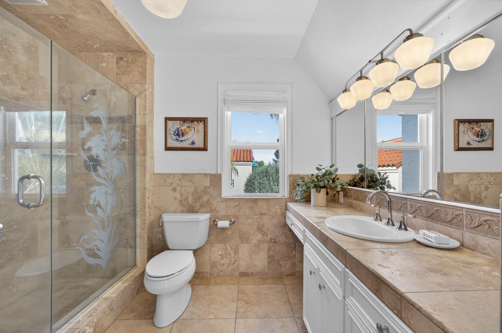 119 South Avena Avenue