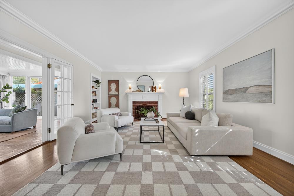 119 South Avena Avenue