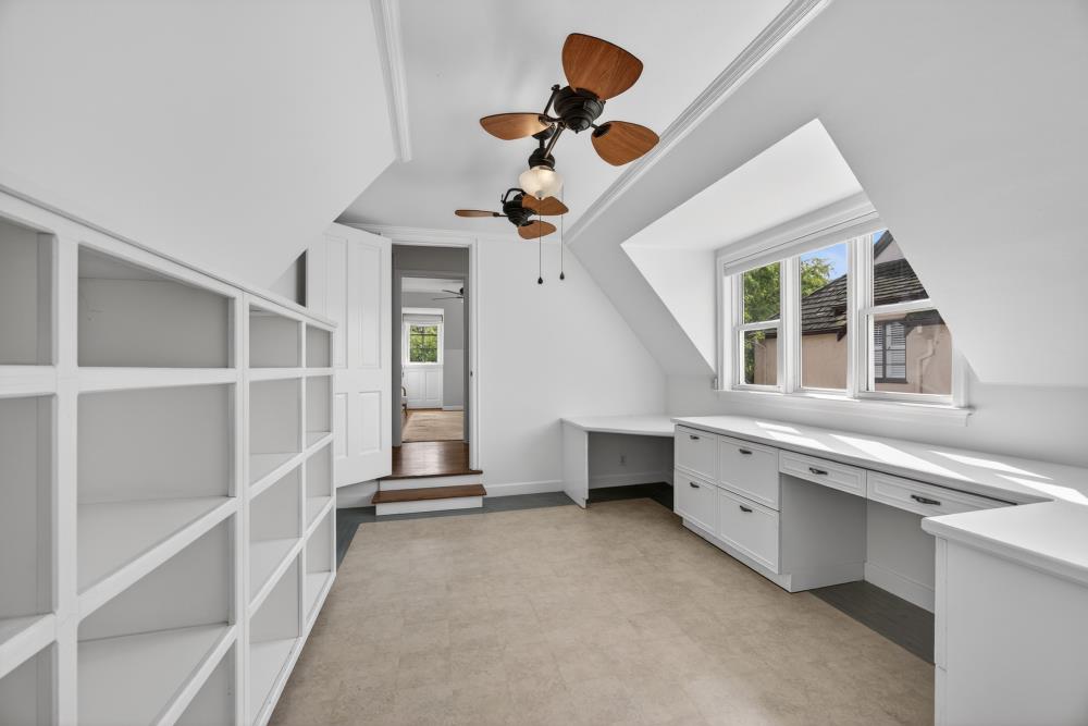 119 South Avena Avenue