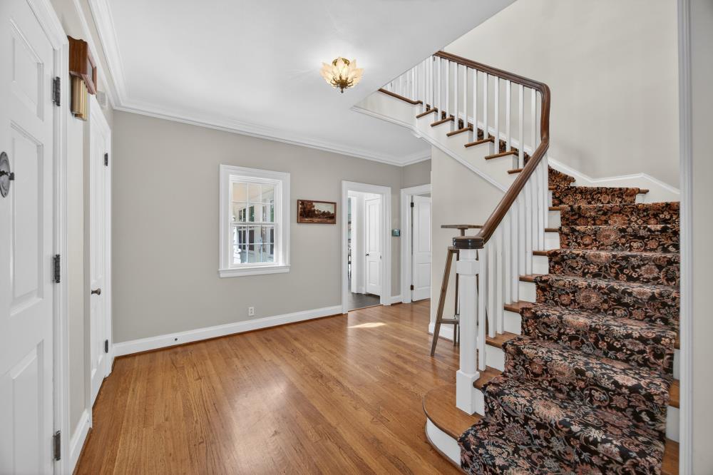 119 South Avena Avenue