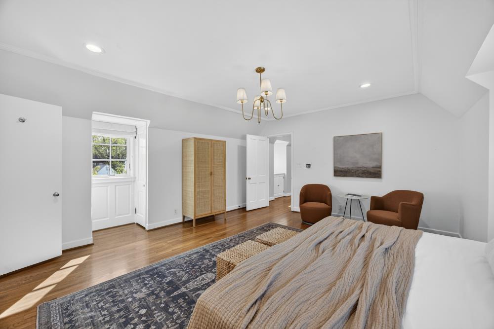 119 South Avena Avenue