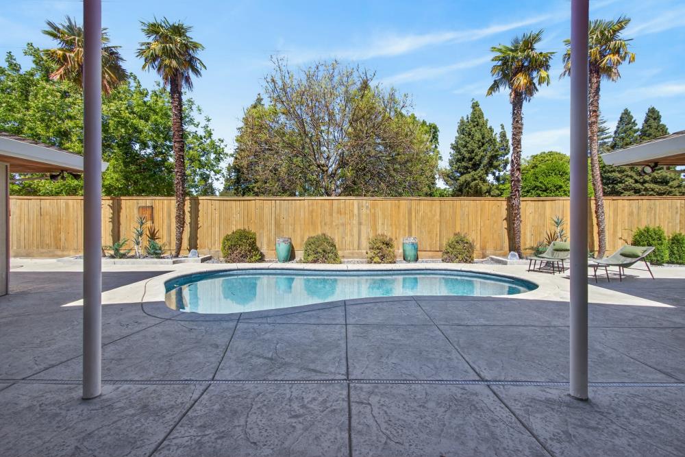 2595 American River Drive