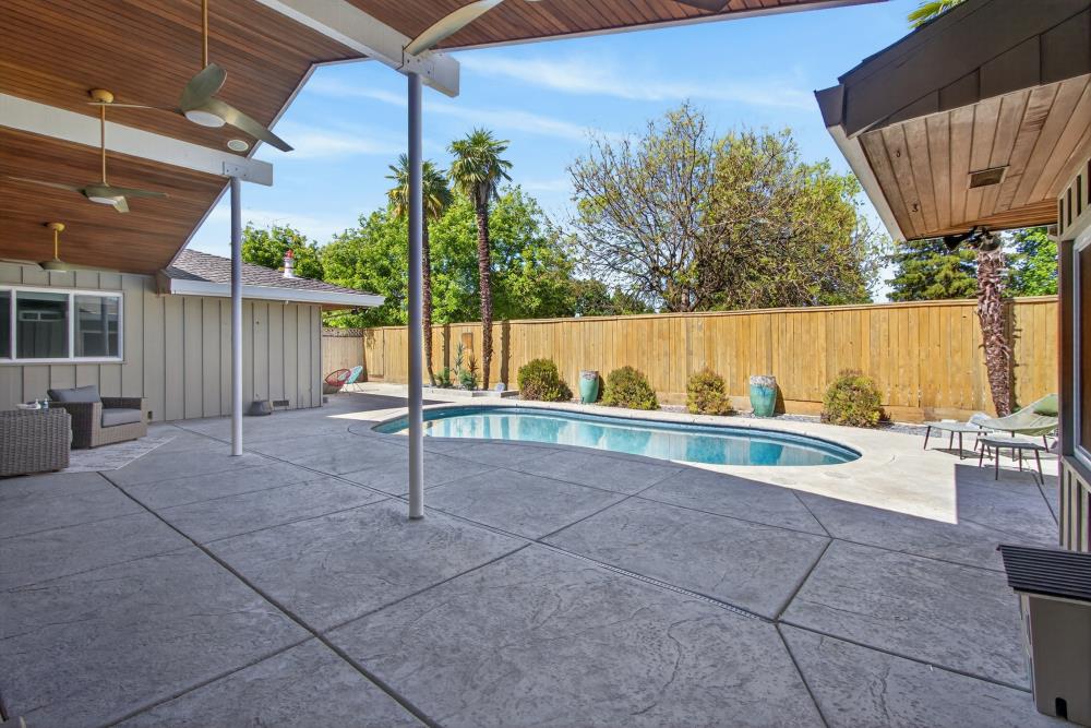 2595 American River Drive