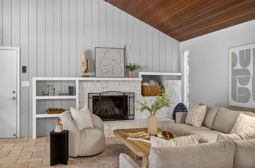 2595 American River Drive