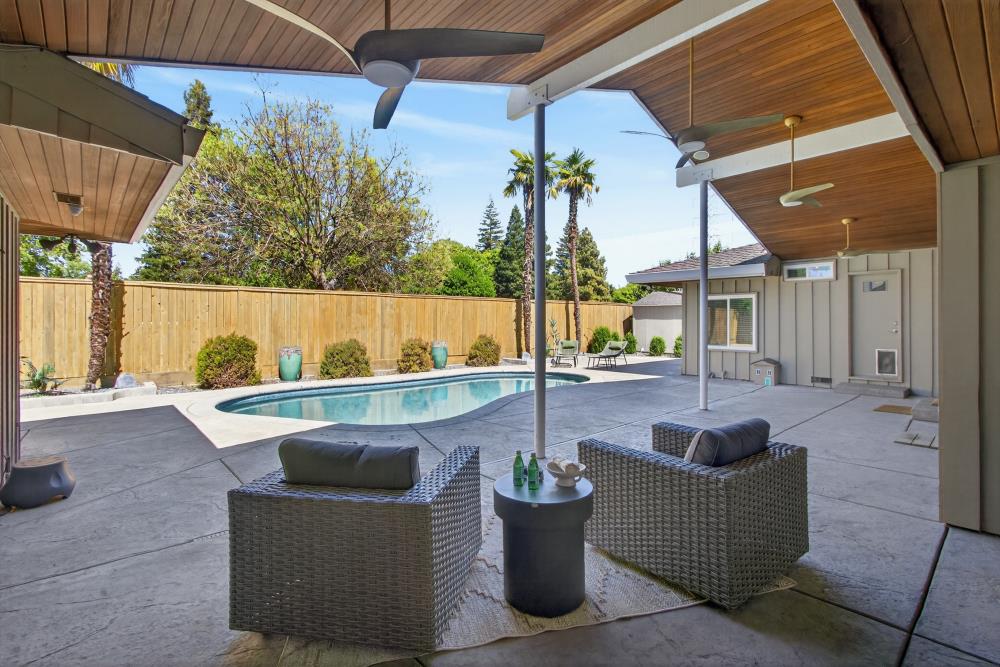 2595 American River Drive