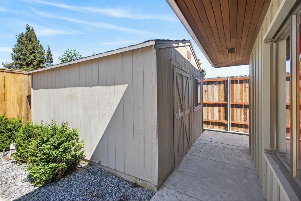 2595 American River Drive