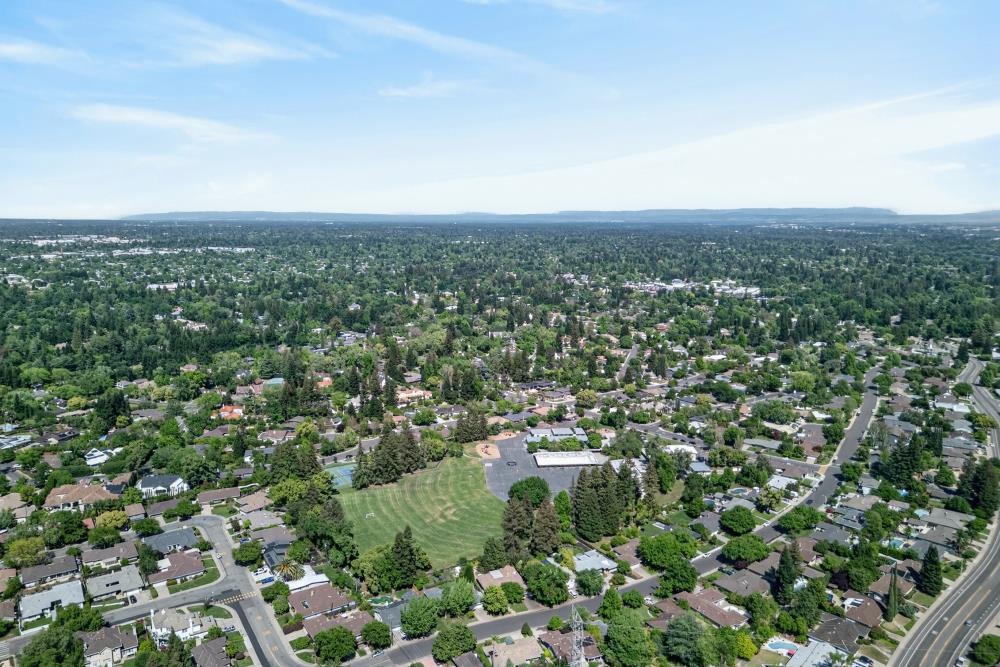 2595 American River Drive