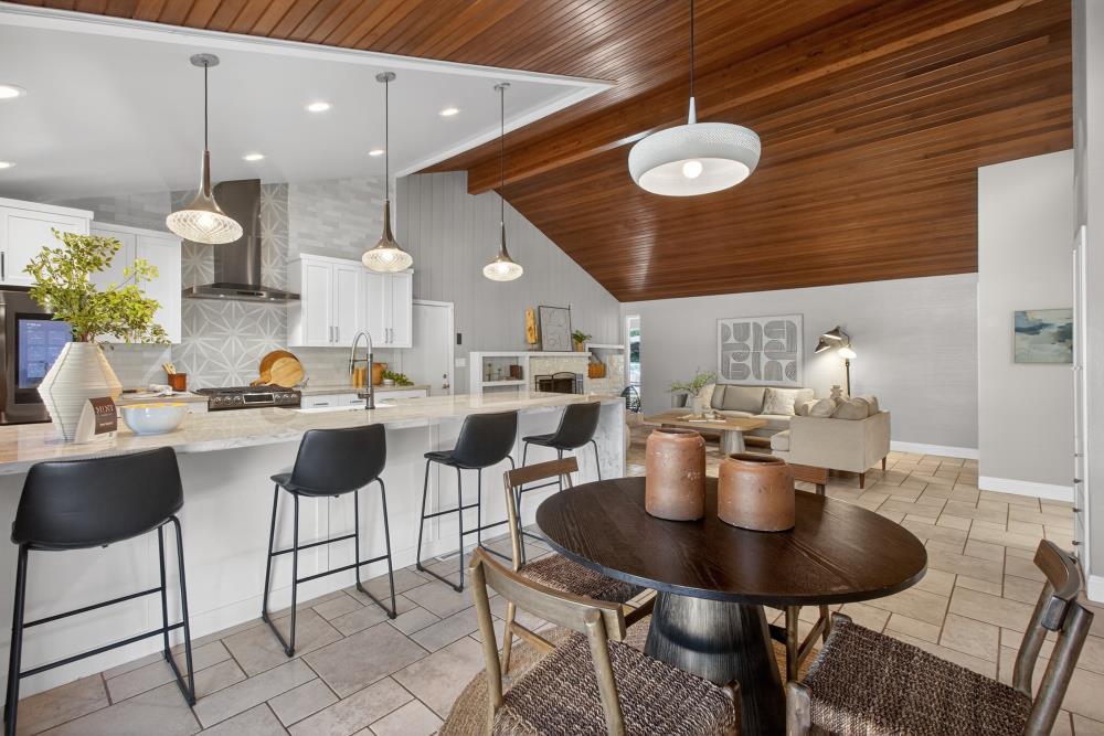 2595 American River Drive