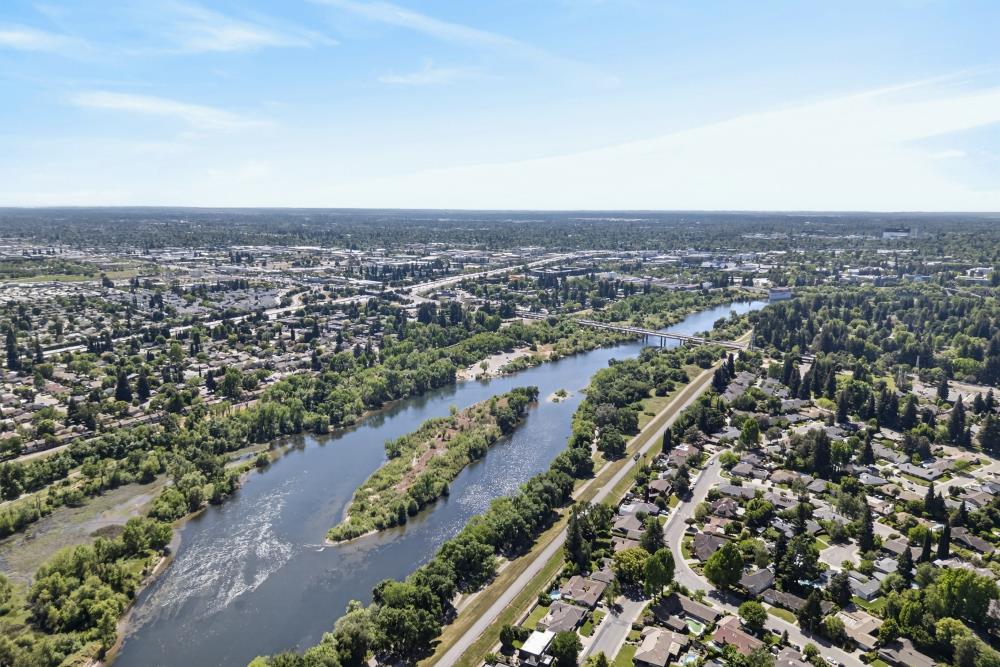 2595 American River Drive