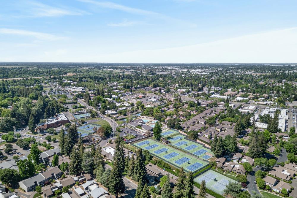 2595 American River Drive