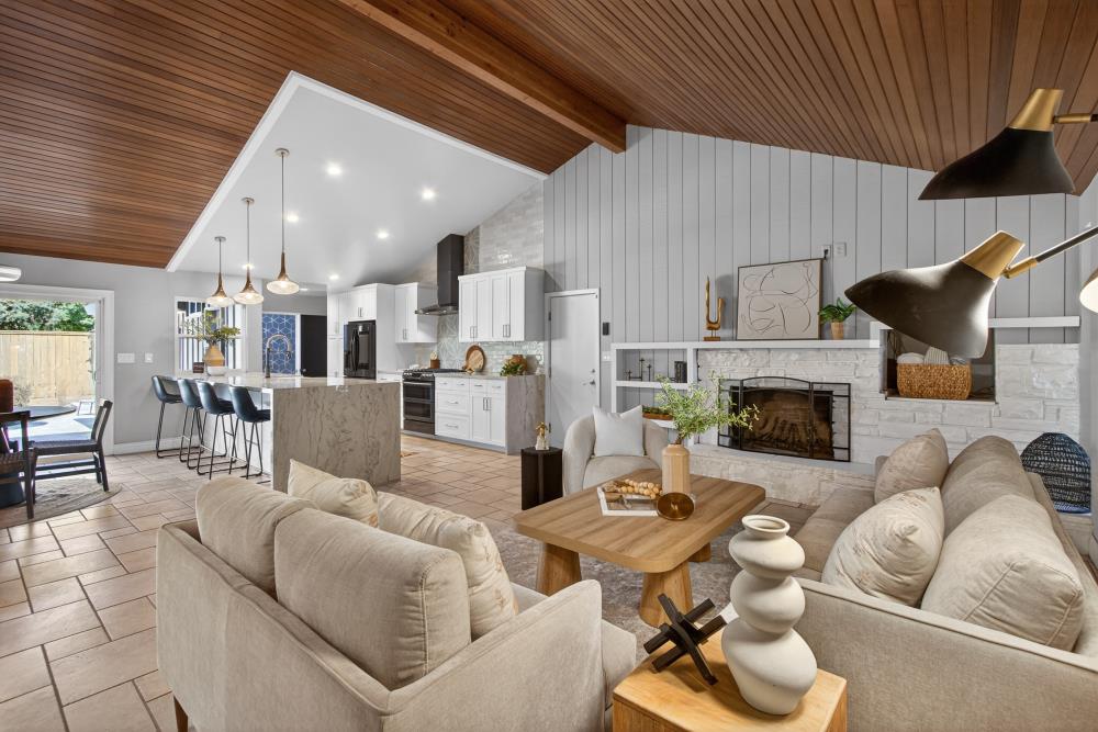 2595 American River Drive