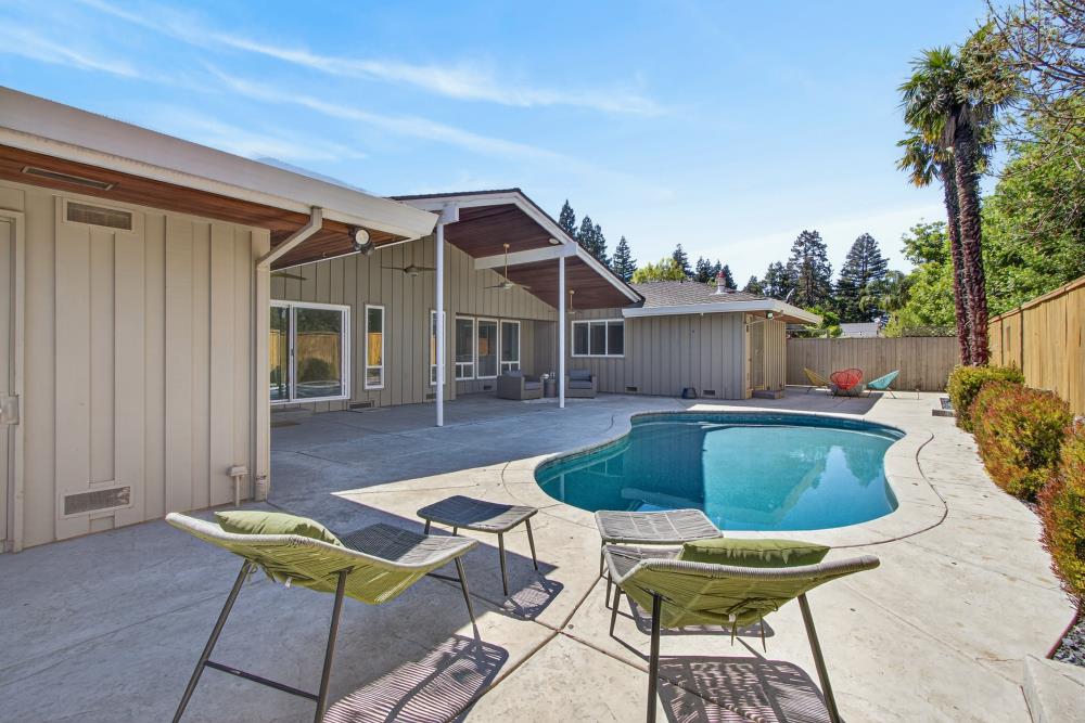 2595 American River Drive