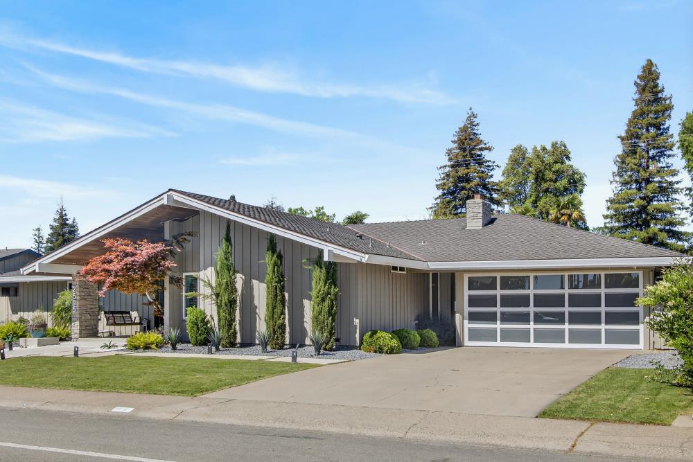 2595 American River Drive