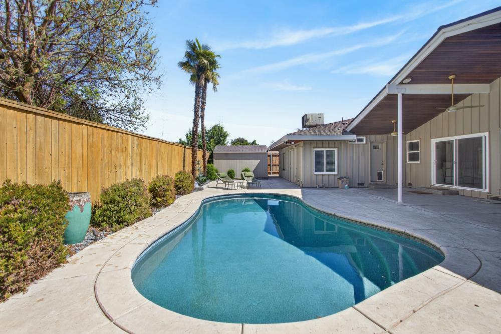 2595 American River Drive