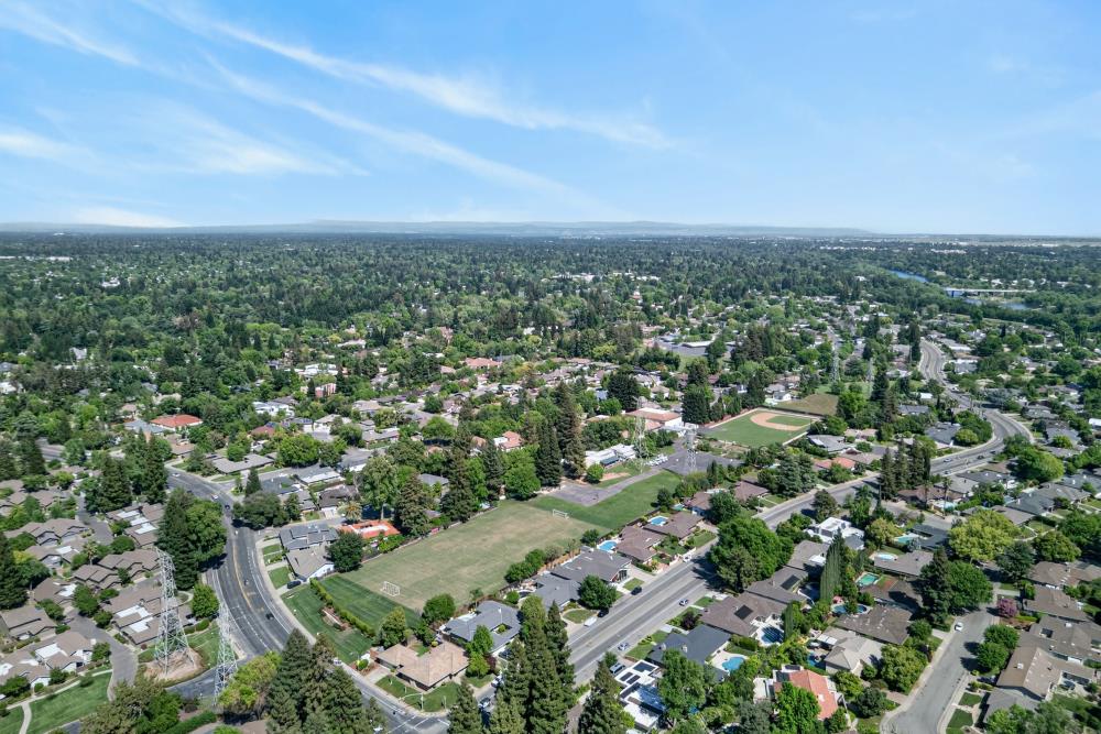 2595 American River Drive