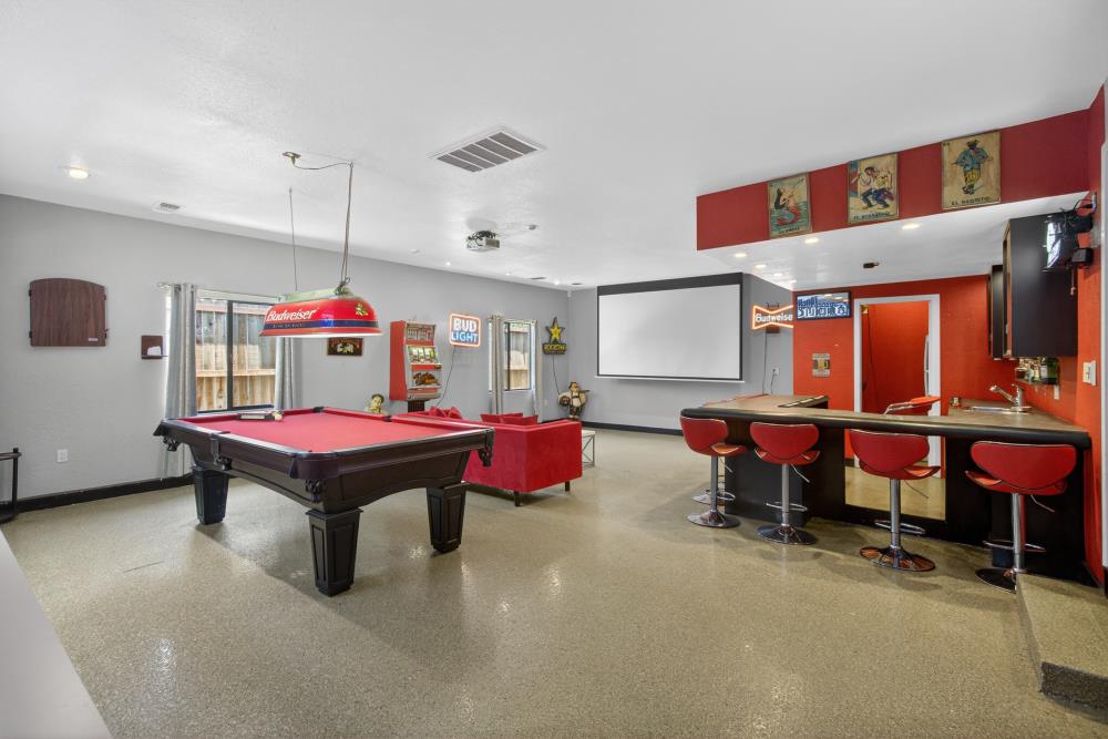 2595 American River Drive