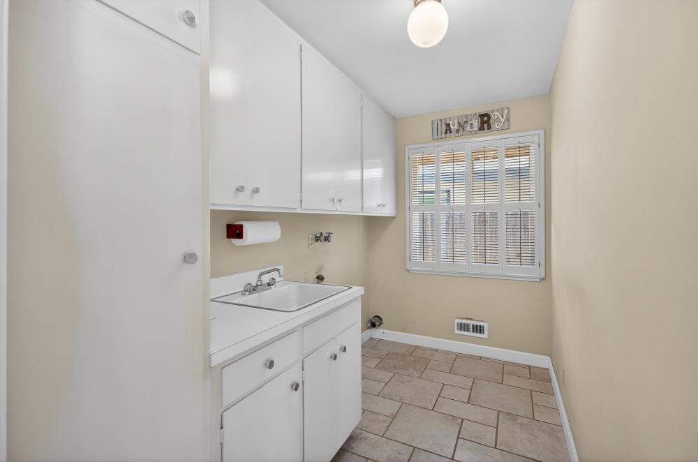 2595 American River Drive