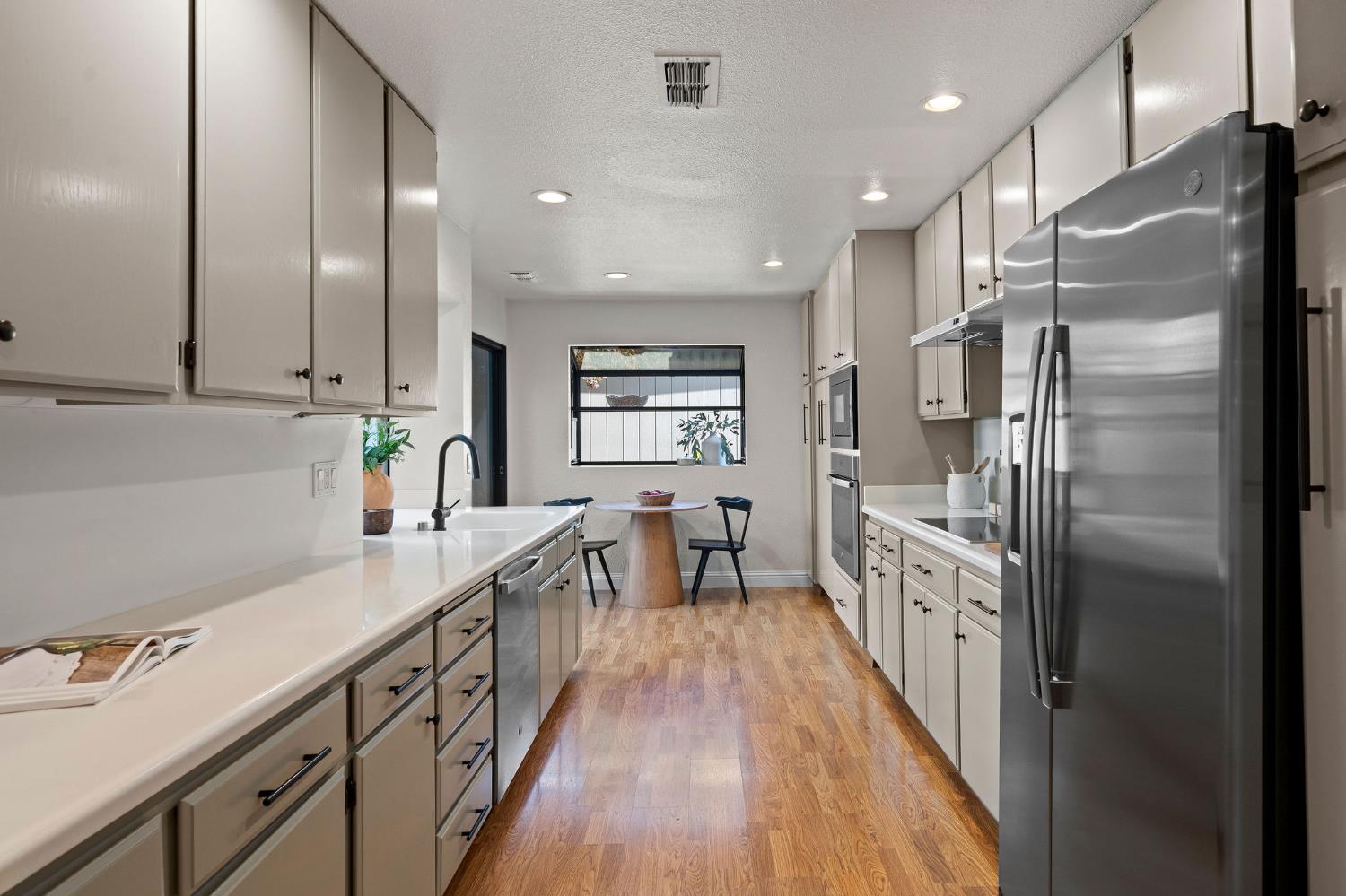 703 Dunbarton Circle