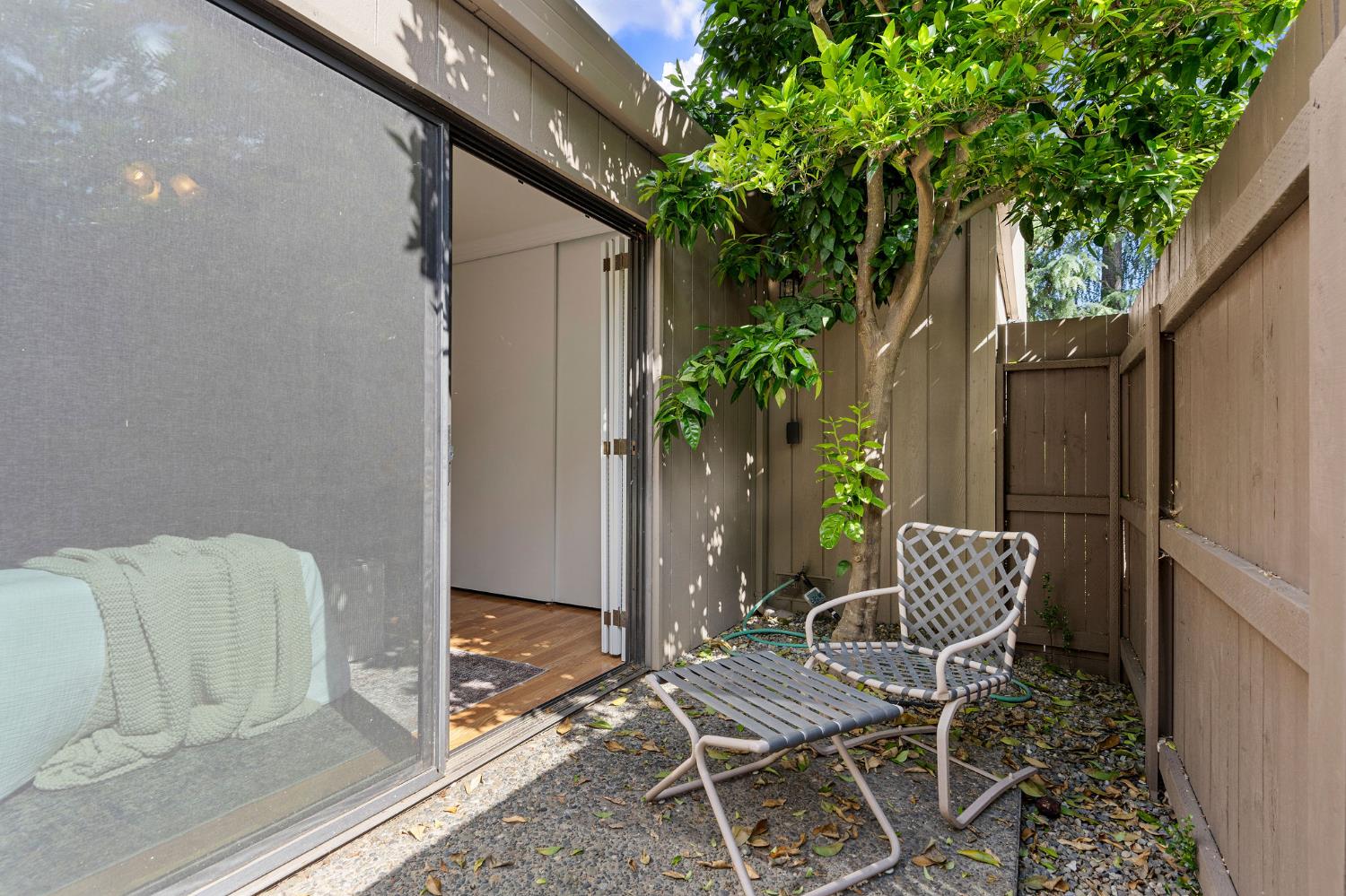 703 Dunbarton Circle