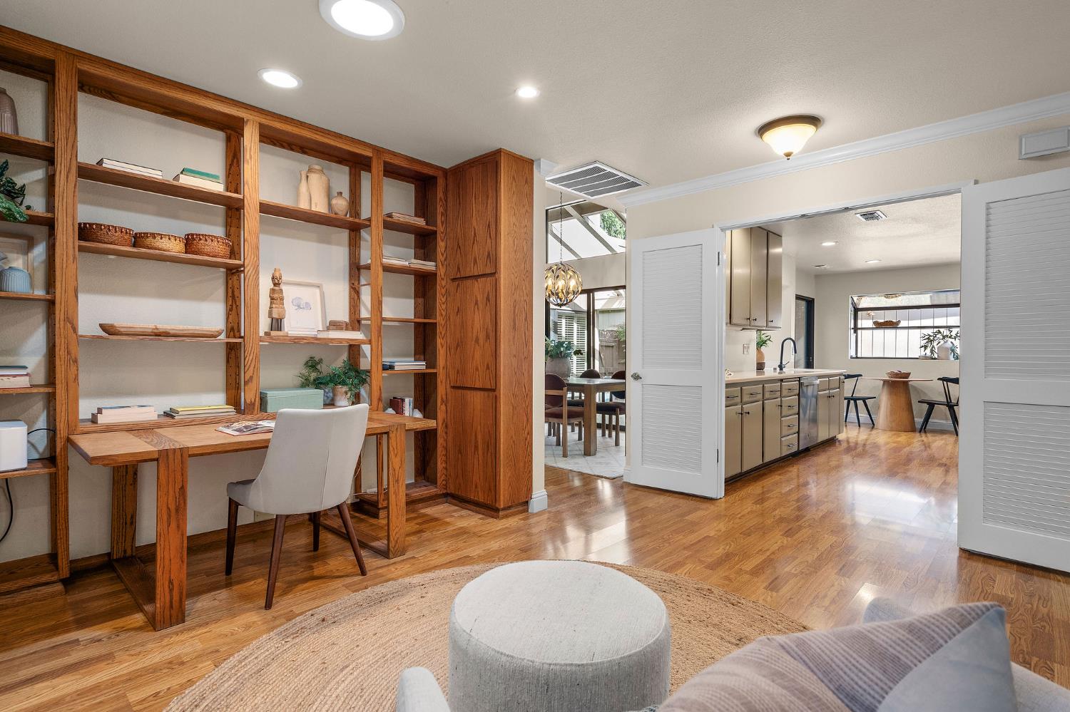 703 Dunbarton Circle