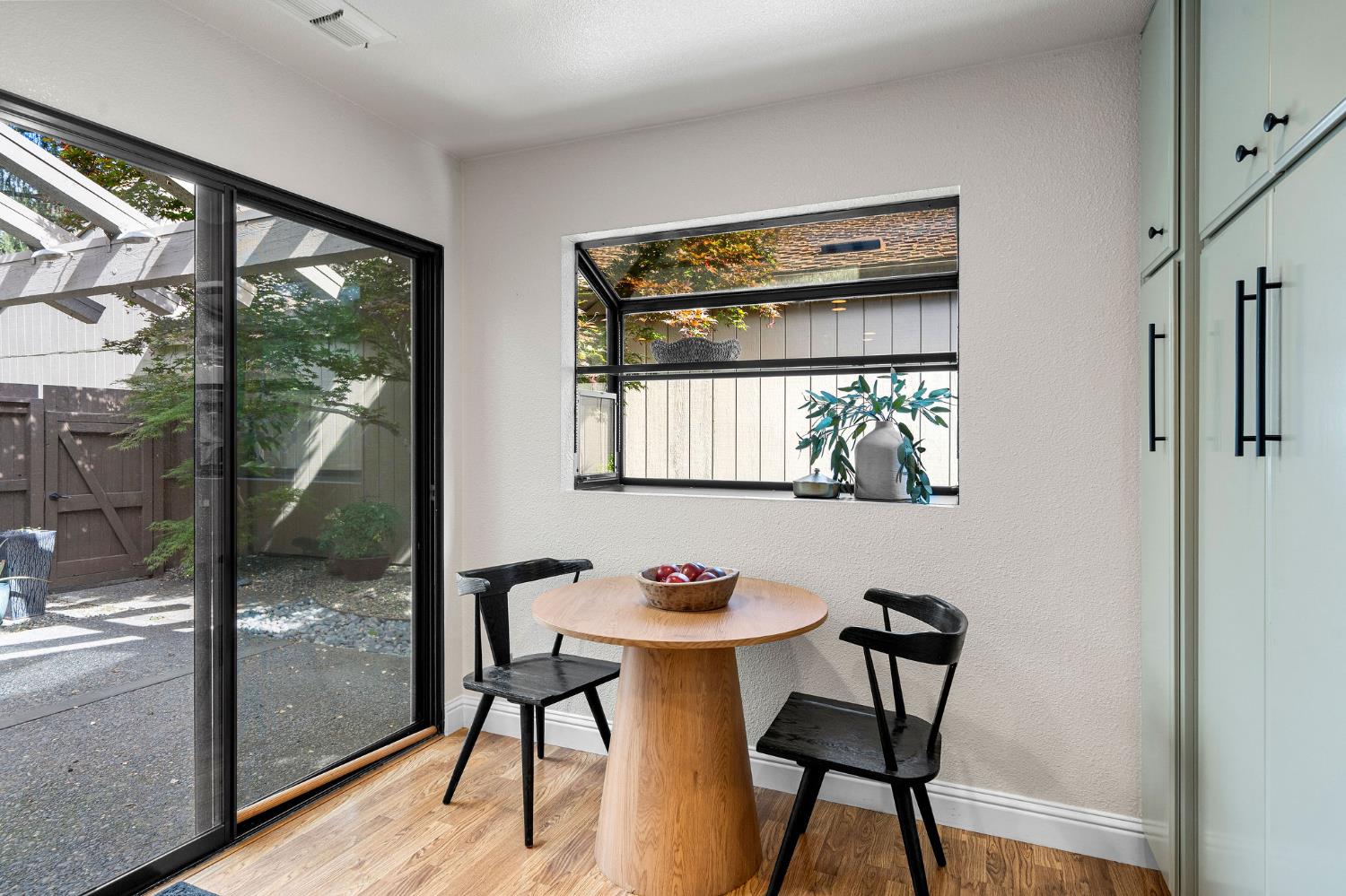 703 Dunbarton Circle