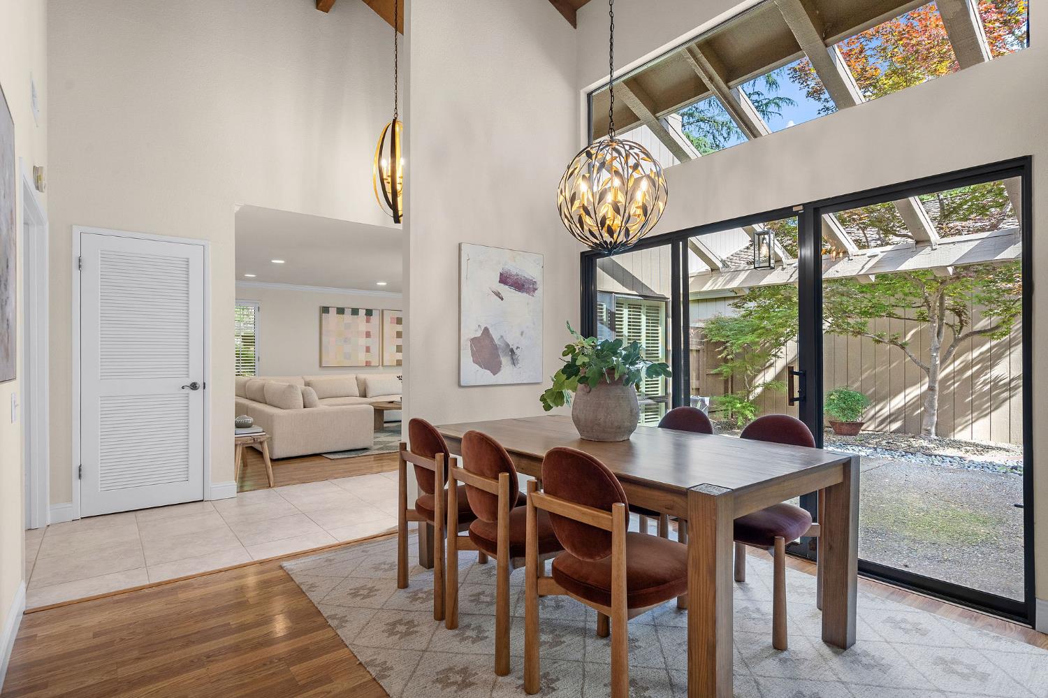 703 Dunbarton Circle