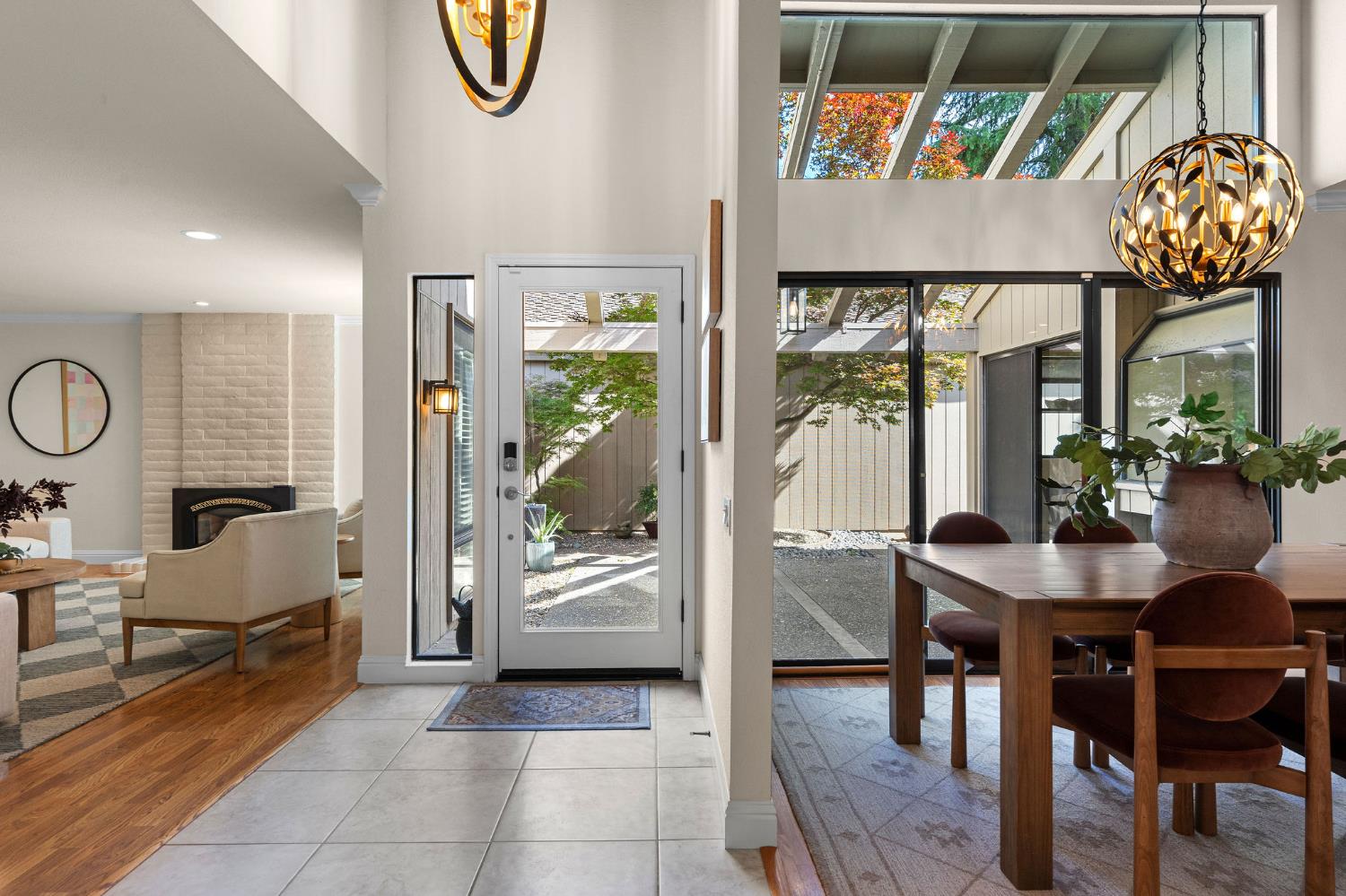 703 Dunbarton Circle