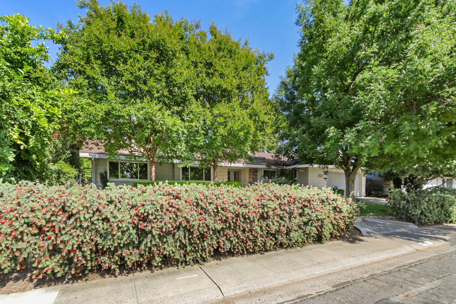 380 Wilhaggin Drive