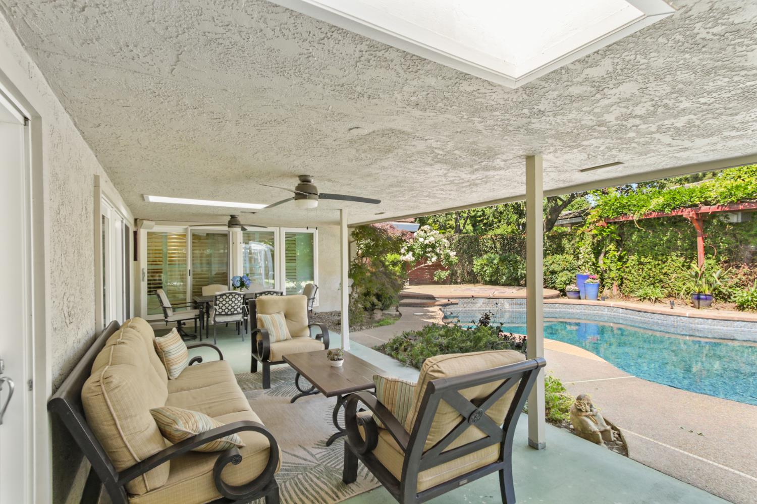 380 Wilhaggin Drive