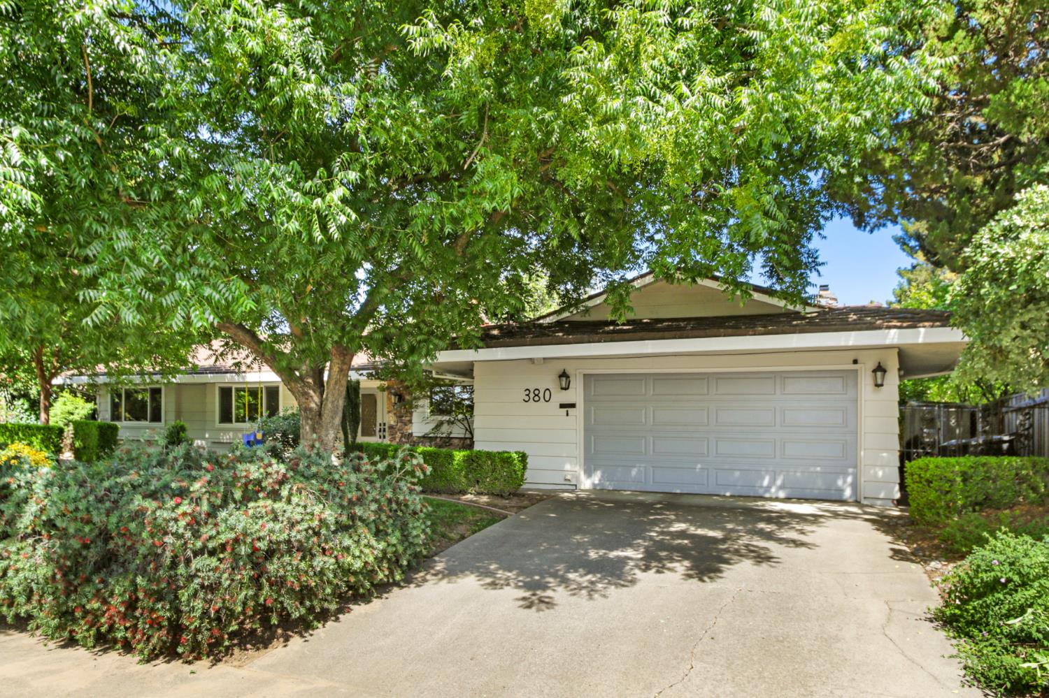 380 Wilhaggin Drive