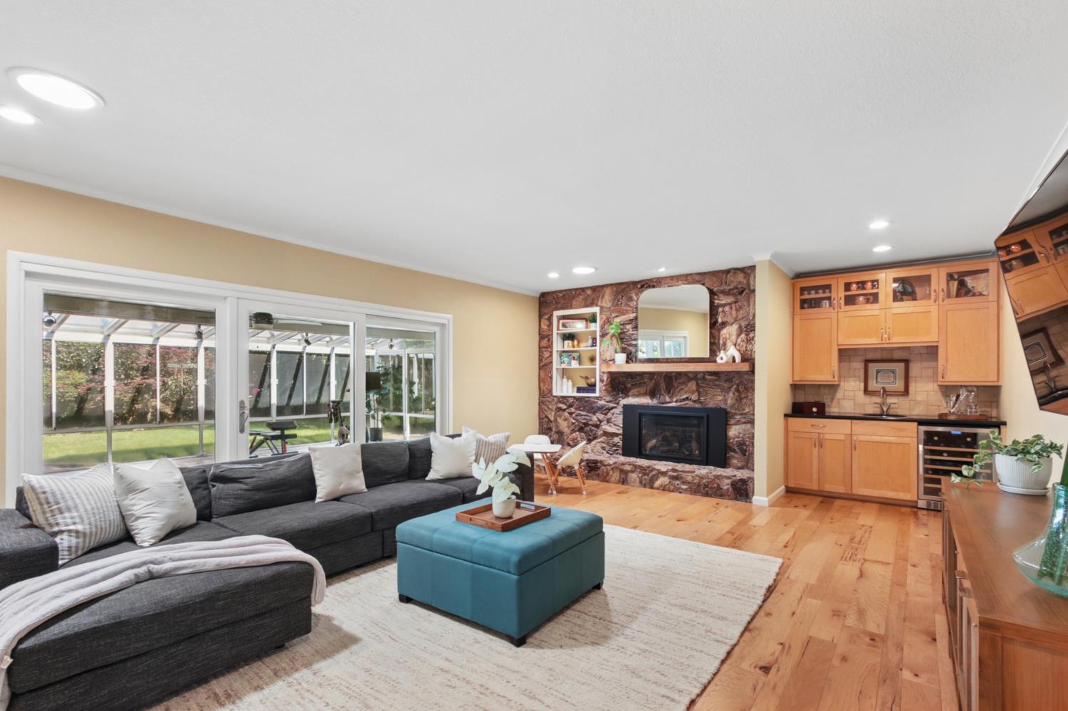 380 Wilhaggin Drive