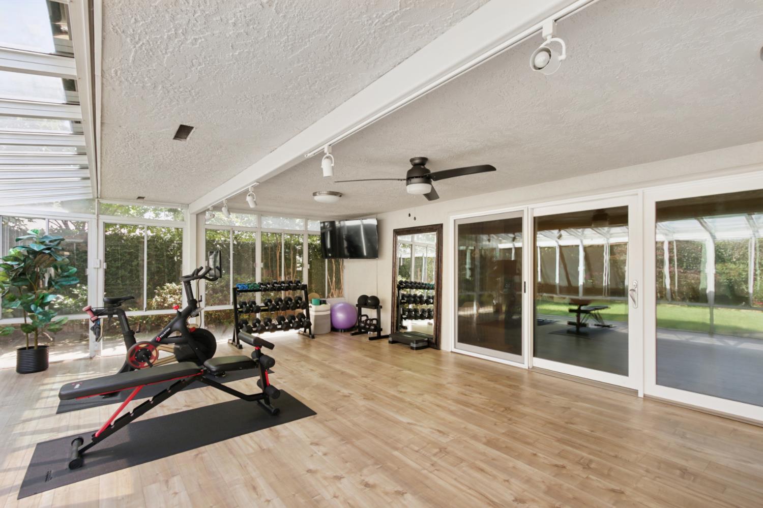 380 Wilhaggin Drive