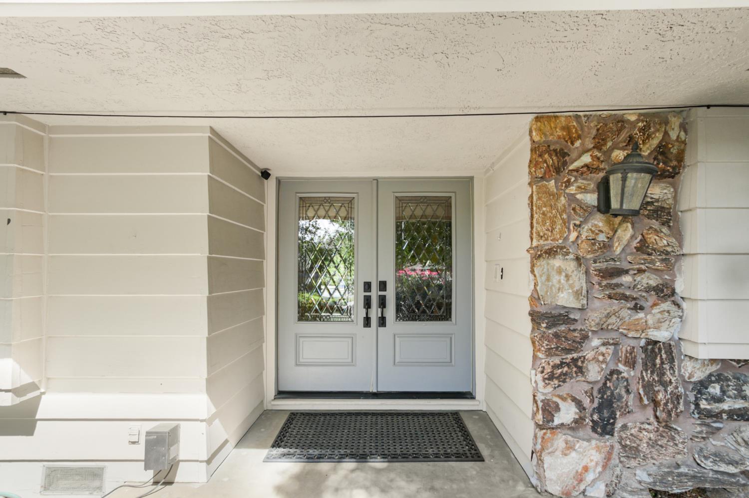 380 Wilhaggin Drive