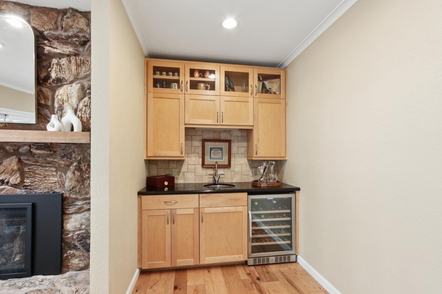 380 Wilhaggin Drive