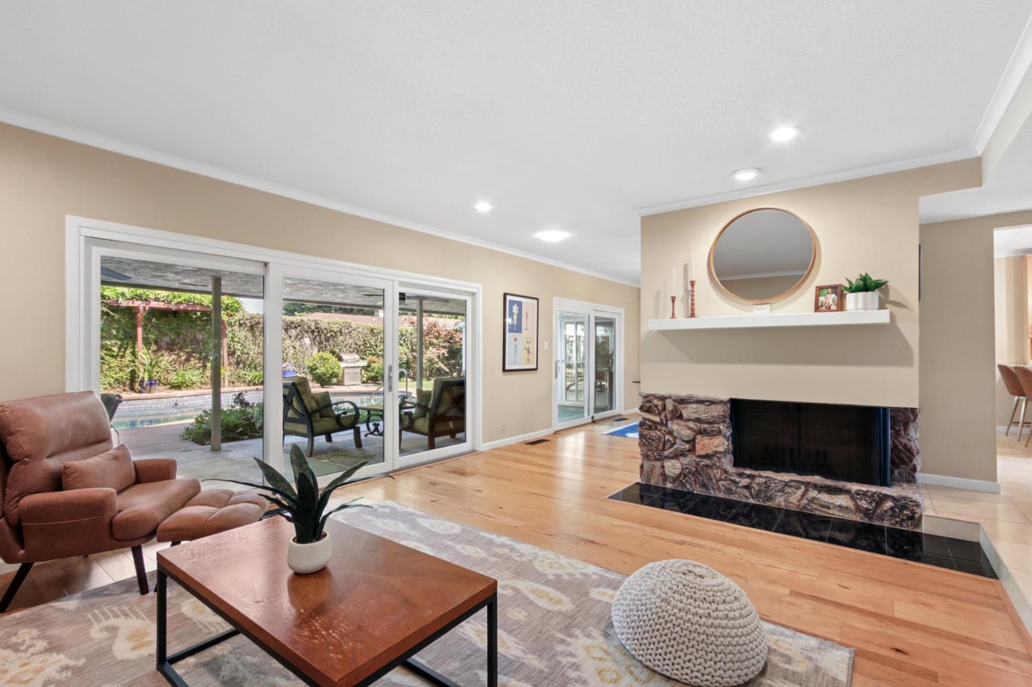 380 Wilhaggin Drive