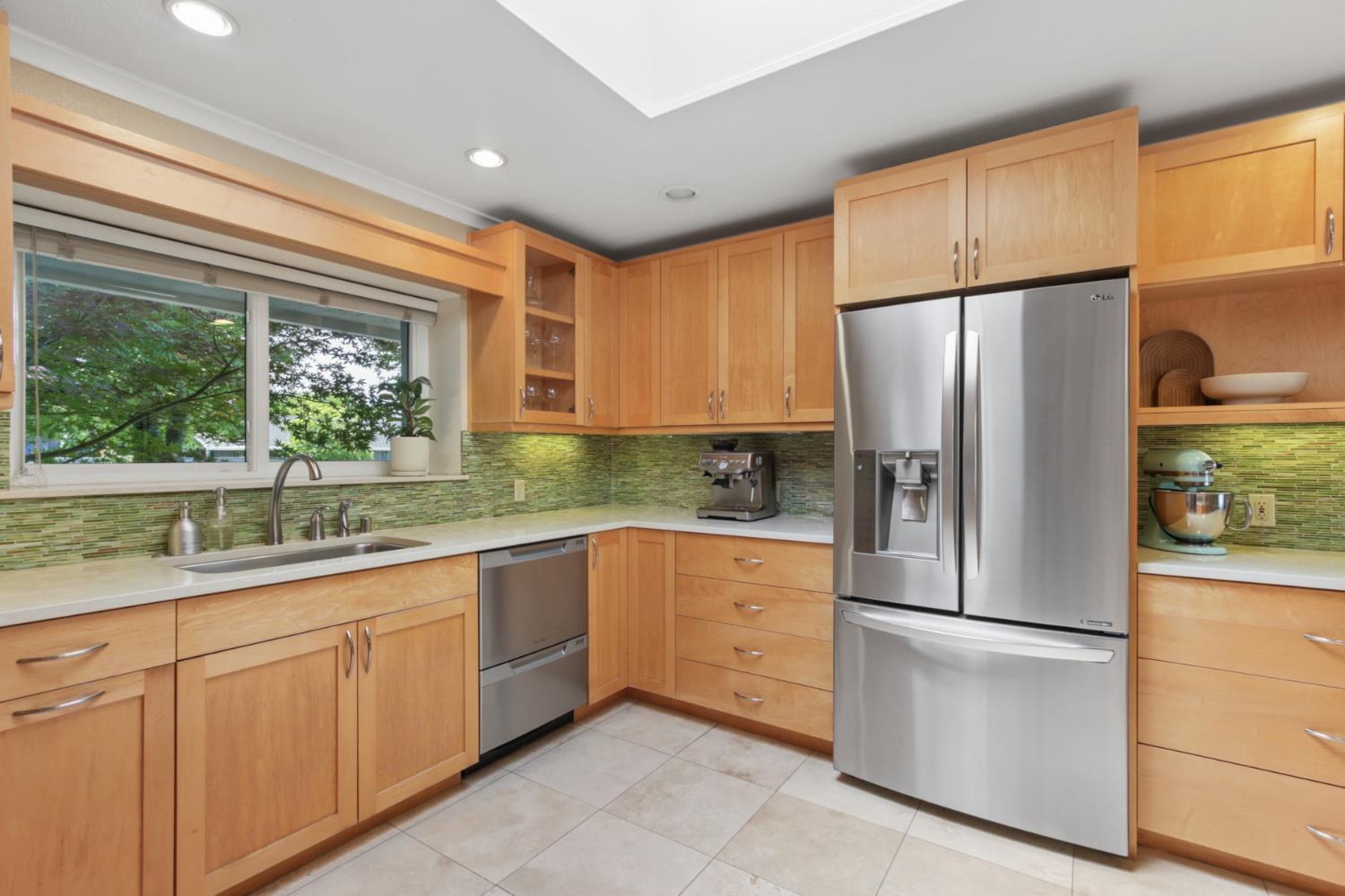 380 Wilhaggin Drive