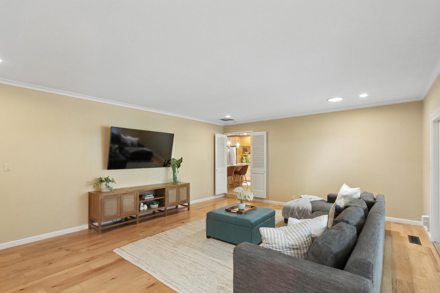 380 Wilhaggin Drive