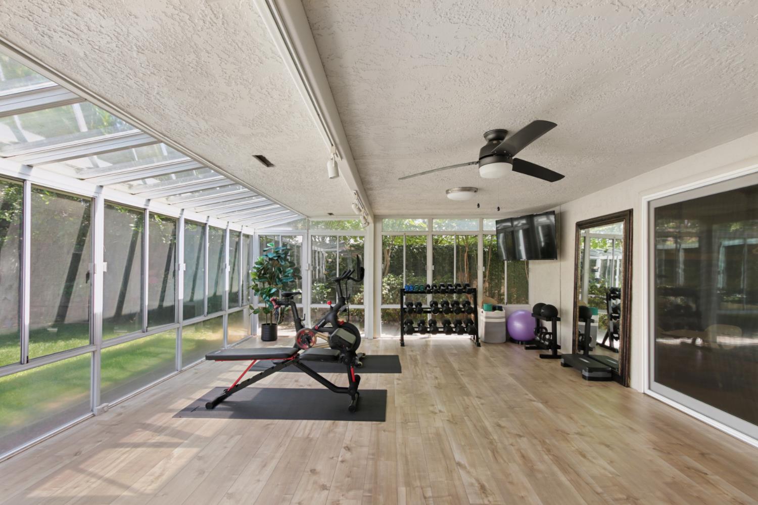 380 Wilhaggin Drive