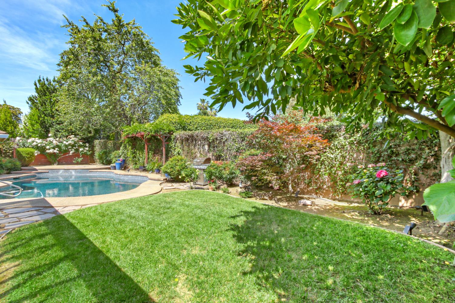 380 Wilhaggin Drive
